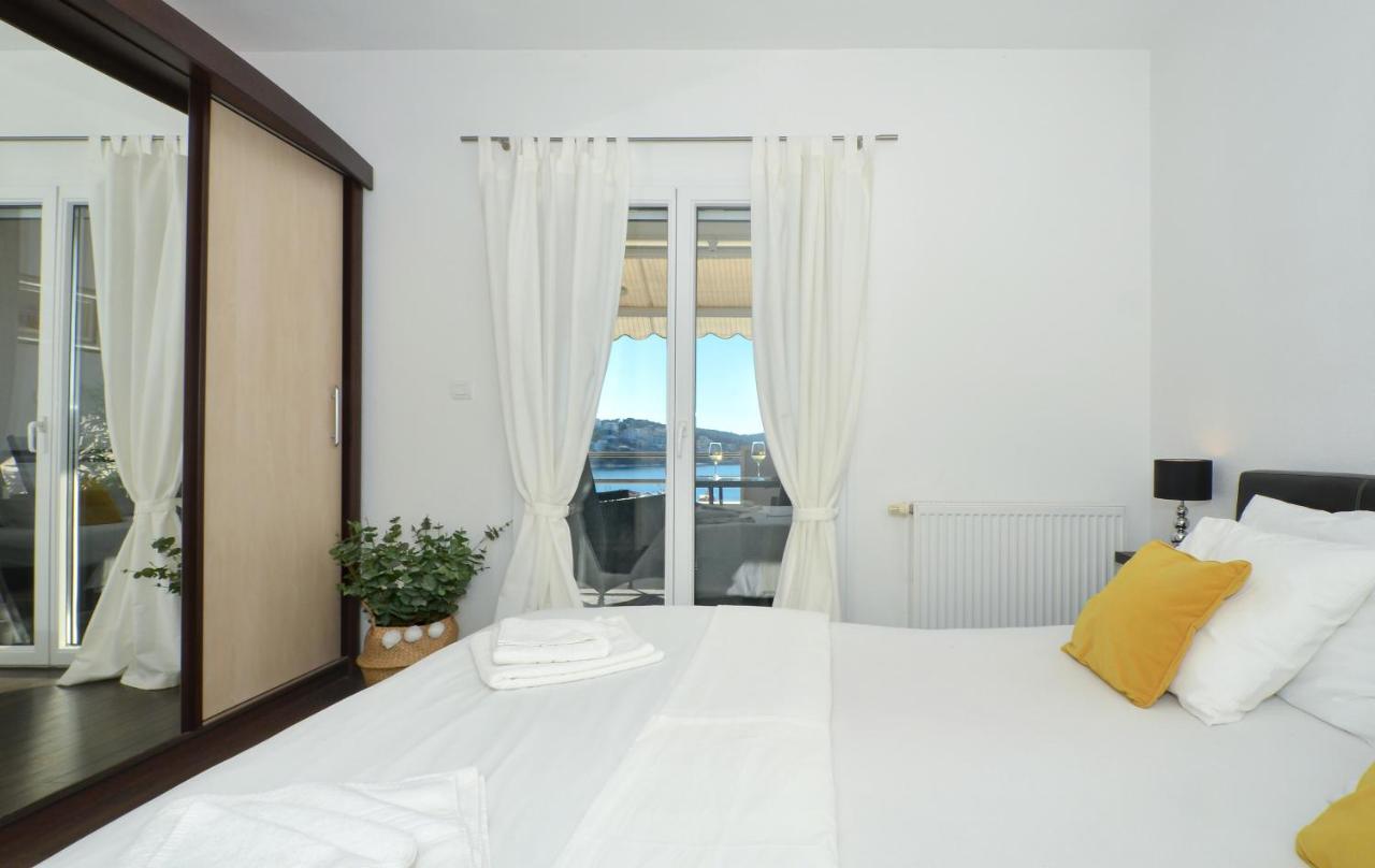 Copacabana Beach Apartments Trogir Exterior photo