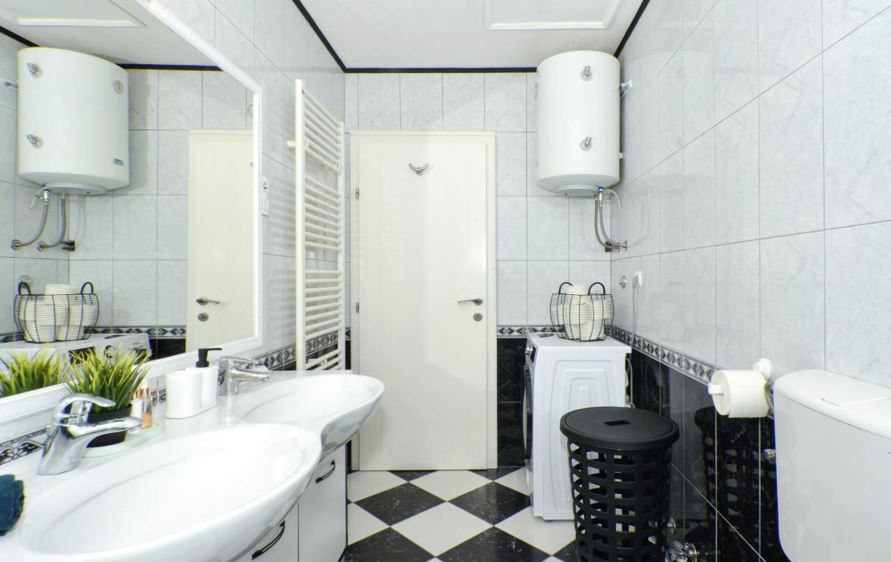 Copacabana Beach Apartments Trogir Exterior photo