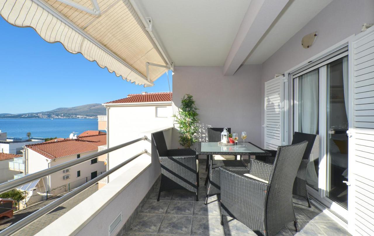 Copacabana Beach Apartments Trogir Exterior photo