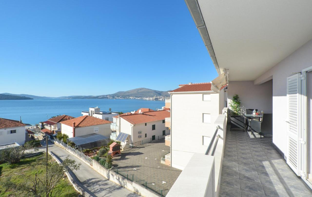 Copacabana Beach Apartments Trogir Exterior photo